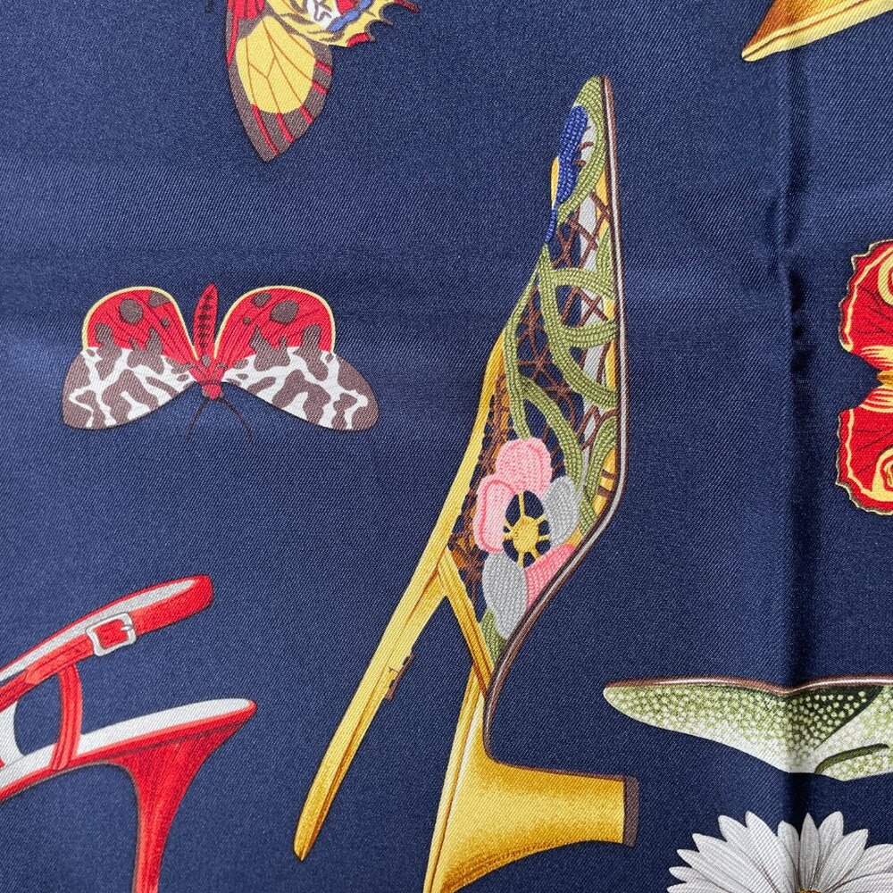 Salvatore Ferragamo Silk "Calzature" Scarf Shoe Motif - Picture 10 of 15